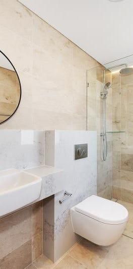 TOP FLOOR STUDIO APARTMENT! - Photo 1