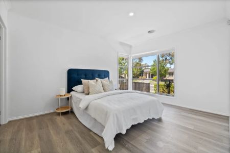 Where Style Meets Everyday Comfort - Photo 4