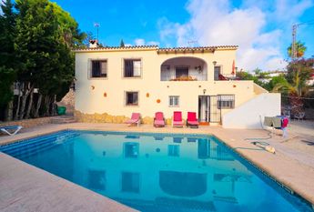 SPACIOUS VILLA FOR RENT FOR LONG TERM INCLUDING SUMMER