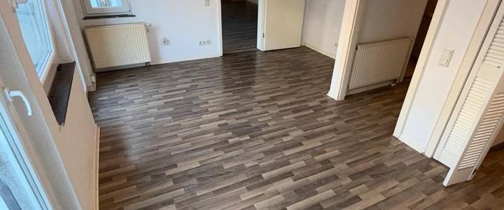 93 m²! Große 2-Zimmer-Wohnung mit 2 Bädern und EBK – sofort - Photo 1