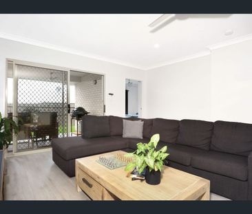 Modern 4 Bedroom House In Arundel - Photo 4