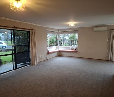 This fantastic family home offers a generous open-plan living on th... - Photo 6