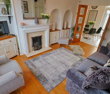 Torrington Avenue, Tile Hill, Coventry - Well Presented Family Home - Photo 2