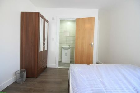 5 bedroom terraced house to rent - Photo 2