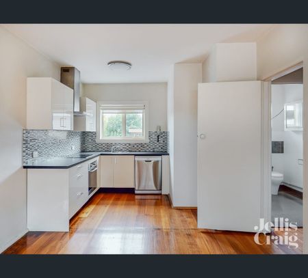 1/1a Gilbertson Street, Essendon, Vic 3040 - Photo 5
