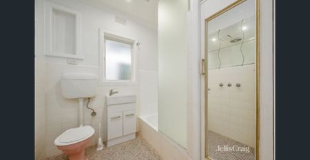Two Bedroom Residence in Central Brunswick West location! - Photo 5