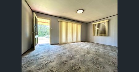 Charming Wynnum Home - Spacious Living with a Paddock-Style Backdrop - Photo 2