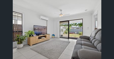 Modern Family Home - Photo 2