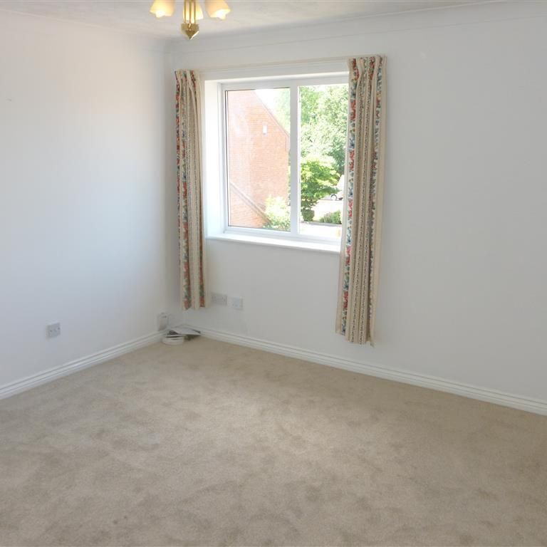 ElfordGrove, MarstonGreen, Birmingham - Photo 1