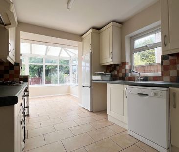4 bedroom semi-detached house to rent - Photo 6