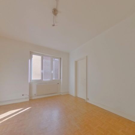 STRASBOURG HYPER CENTRE - PLACE KLEBER - APPARTEMENT 3-4 PIECES - Photo 4