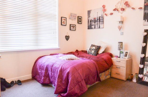 2 Bedrooms Otley Road - Photo 1