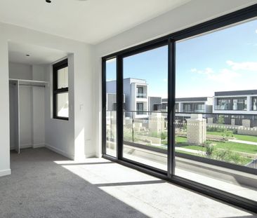 Brand New Four Bedrooms Three-Level Luxury Townhouse - Spacious, St... - Photo 1