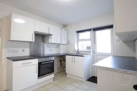 2 Bedroom Flat - Photo 5