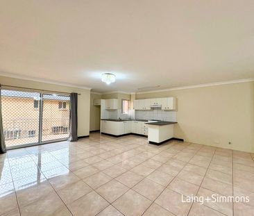 Comfortable two-bedroom unit close to all amenities - Photo 1