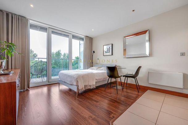 Studio to rent - Photo 1