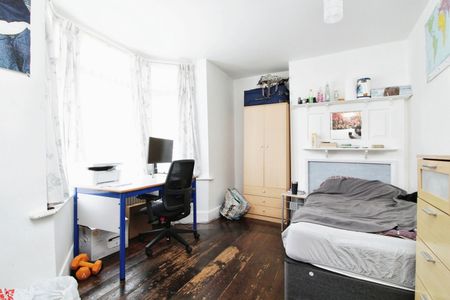 5 Bed Terraced House, Arnold Road, SO17 - Photo 5