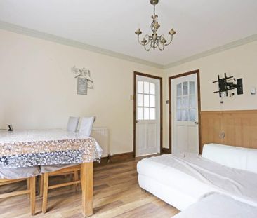 4 bedroom semi-detached house to rent - Photo 3