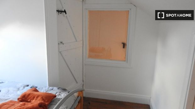 3-bedroom apartment for rent in East Wall, Dublin - Photo 1