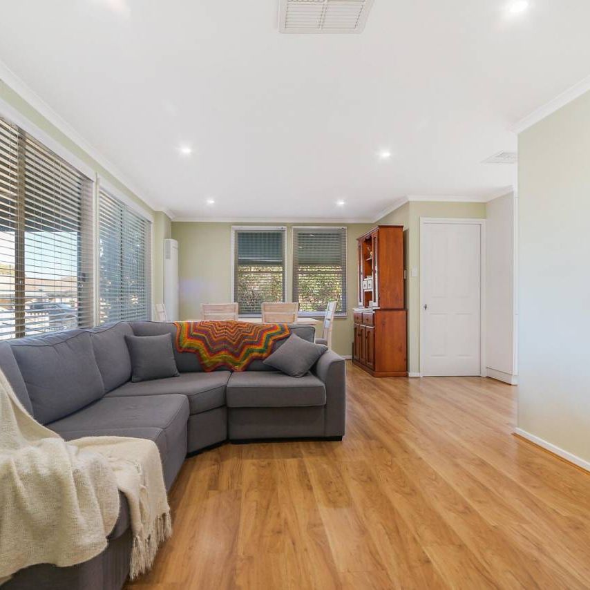 IMPECCABLY PRESENTED HOME! - Photo 1