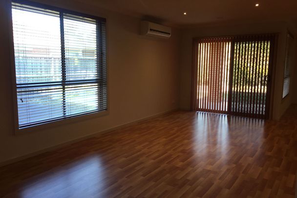 17 Yuruga Boulevard, Point Cook. - Photo 1