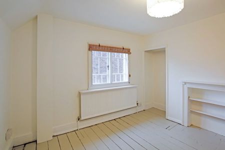 3 bedroom semi-detached house to rent - Photo 5