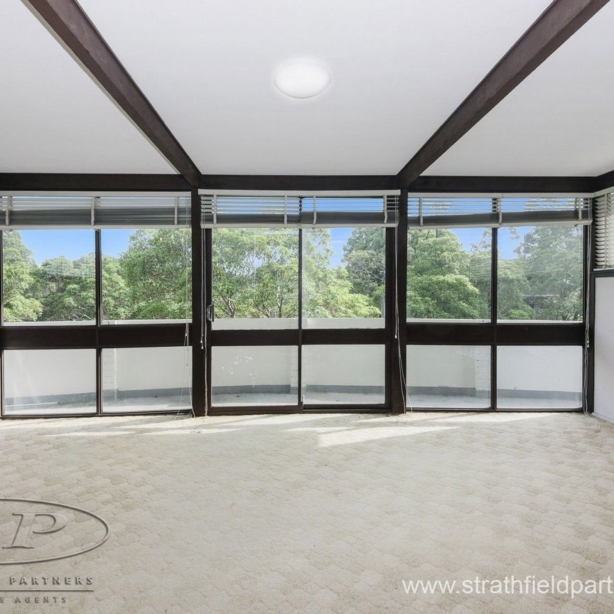 Small security complex - Photo 1