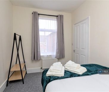 2 bedroom terraced house to rent - Photo 6