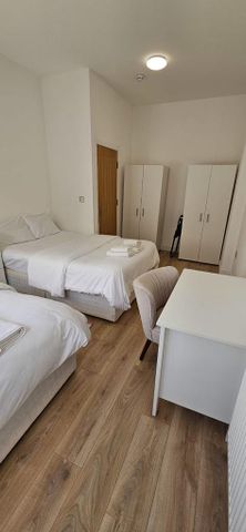 2 bedroom flat to rent - Photo 5