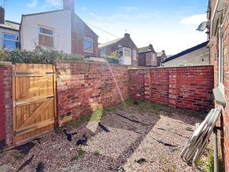 4 Bed Terraced House, Moseley Road, M14 - Photo 5
