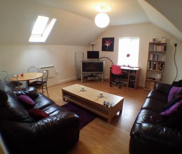 2 bedroom flat to rent - Photo 1