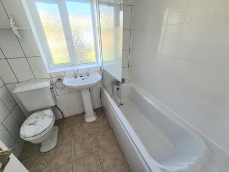 3 bedroom property to rent - Photo 4