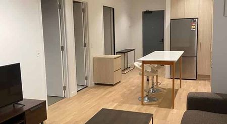 Stylish apartment with great outdoor space - Photo 2