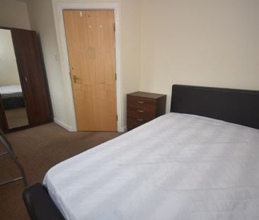 4 bedroom townhouse to rent - Photo 3