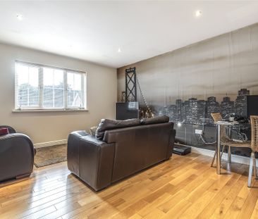 2 bedroom Flat in Hopper Vale, Bracknell - Photo 1
