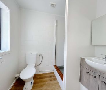 This renovated one bedroom unit is ready for you to move in - Photo 4