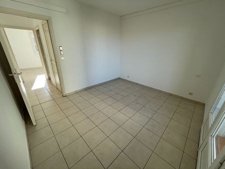 Location Appartement 4 pièces 72m² - Photo 2