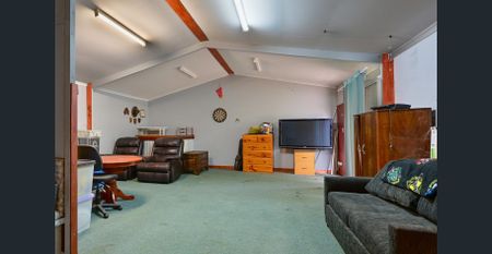 CHARMING HOME IN THE HEART OF CONVENIENCE - Photo 4