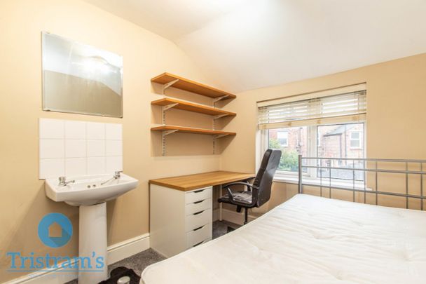 6 bed Semi-Detached House for Rent - Photo 1