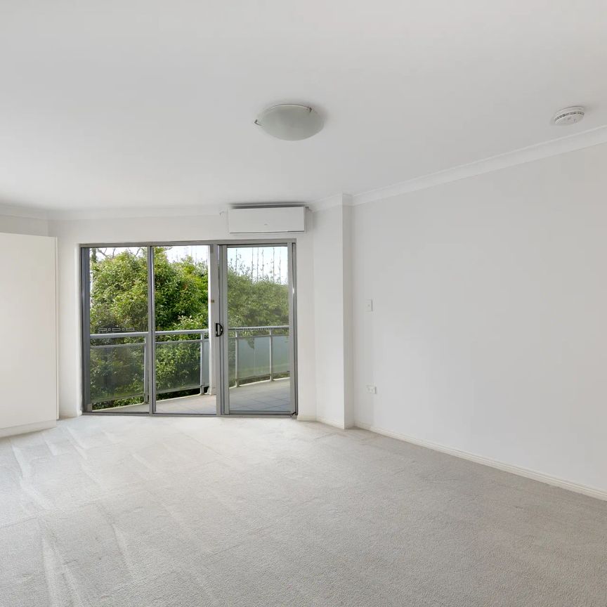 Quietly Positioned One-Bedroom Apartment - Photo 1