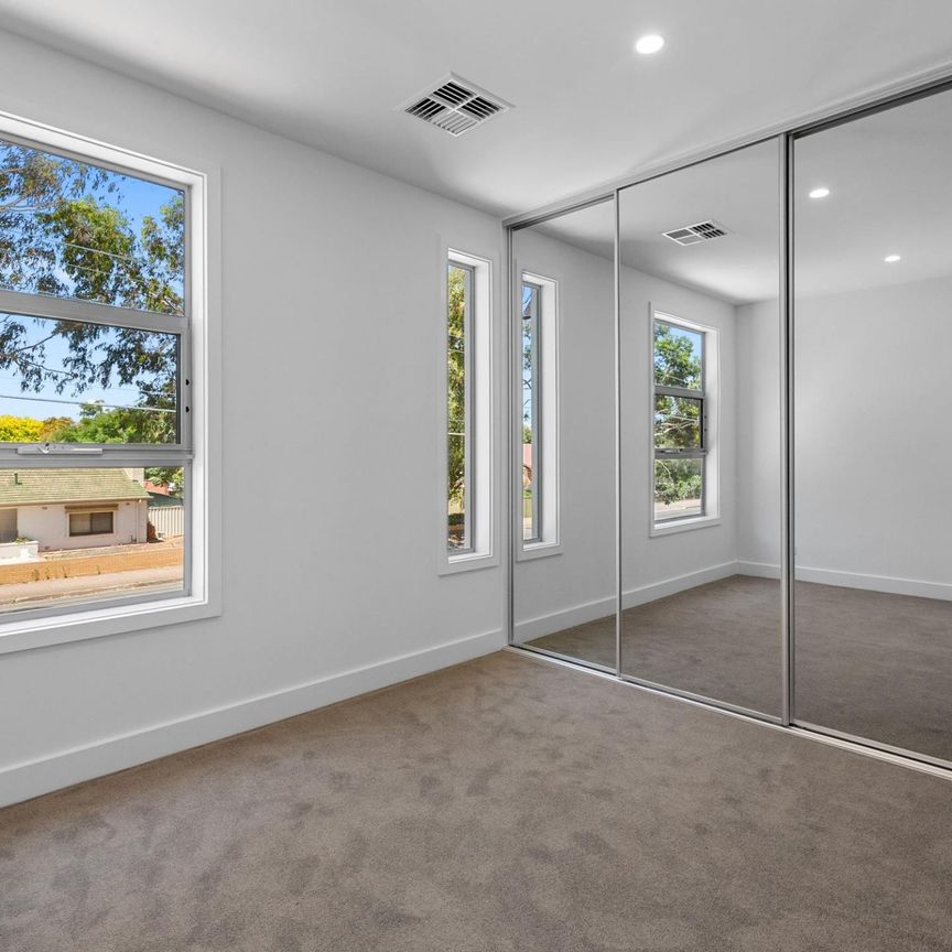 38 Sturt Road, Brighton - Photo 1