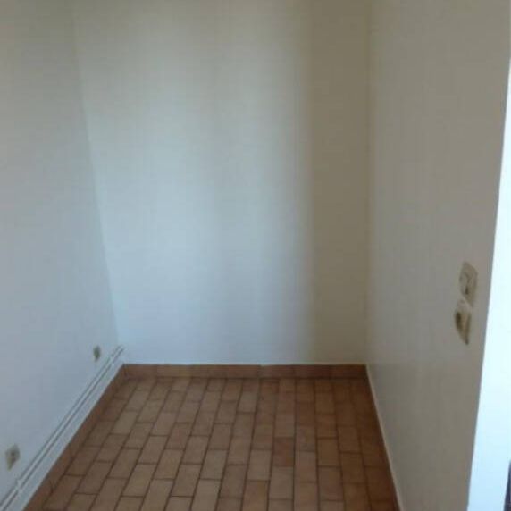 Location appartement 1 pièce 35.99 m² à Pont-de-l'Arche (27340) - Photo 1