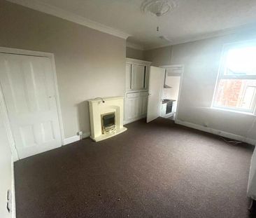 3 bedroom apartment to rent - Photo 2