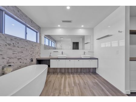 2 / 22 Lamb Street, - Photo 2
