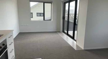 This Near New 1 Bedroom, 1 Bathroom + Study corner apartment is now available for rent. - Photo 4