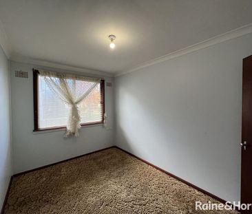 Spacious three bedroom home - Photo 6