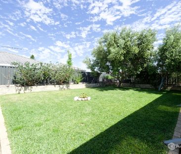 CONVENIENTLY LOCATED, COMFORTABLE 3X1 FAMILY HOME!!! - Photo 6