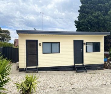 Cosy, Light-Filled Bungalow in Prime Location - Photo 1