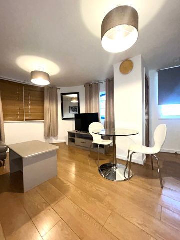 1 Bed Flat, Royal Quay, L3 - Photo 2
