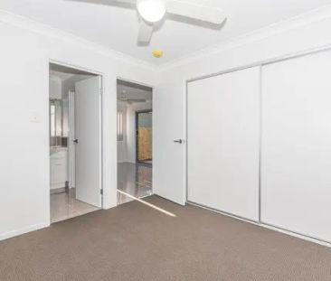 Modern 1-Bedroom Home with Spacious Private Yard - Photo 6